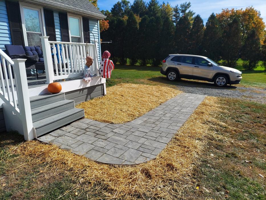 Craig's Lawncare and Hardscaping Image