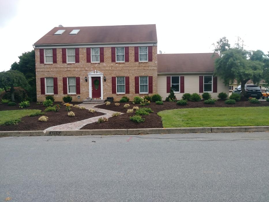 Craig's Lawncare and Hardscaping Image