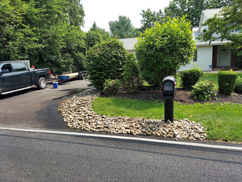 Craig's Lawncare and Hardscaping Image