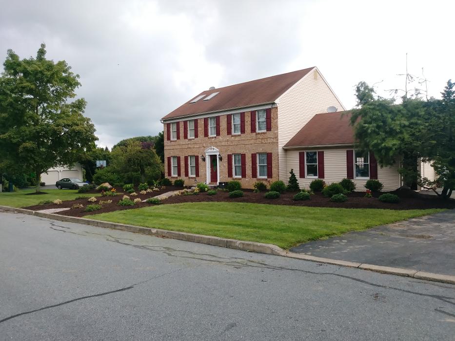 Craig's Lawncare and Hardscaping Image