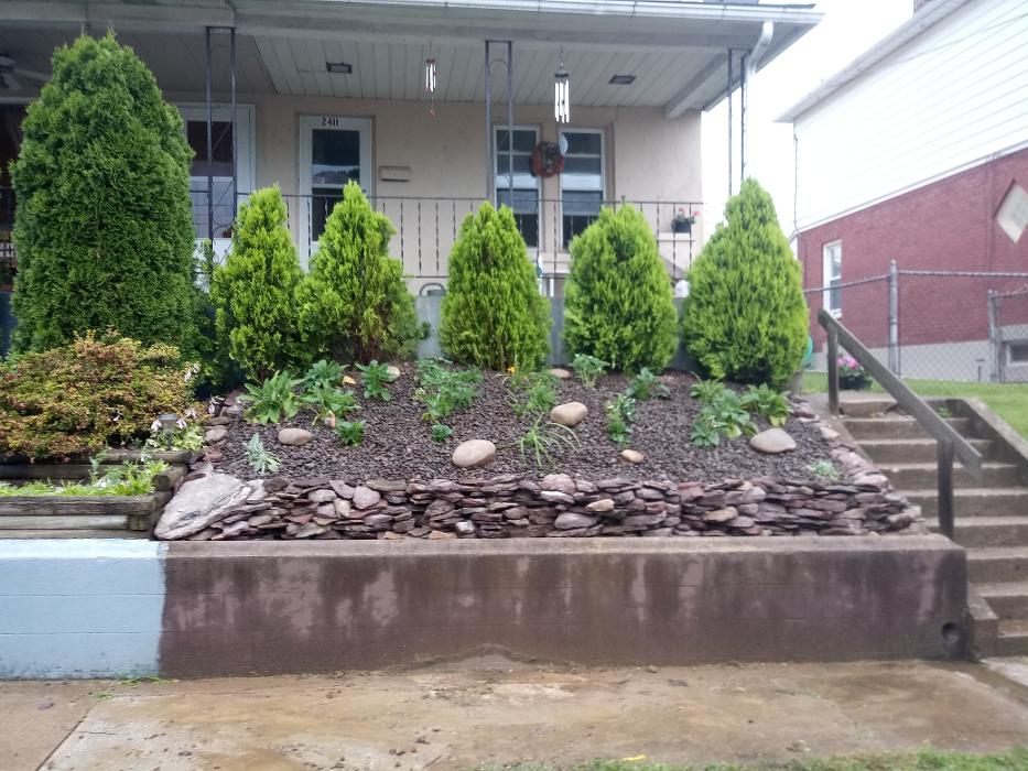 Craig's Lawncare and Hardscaping Image