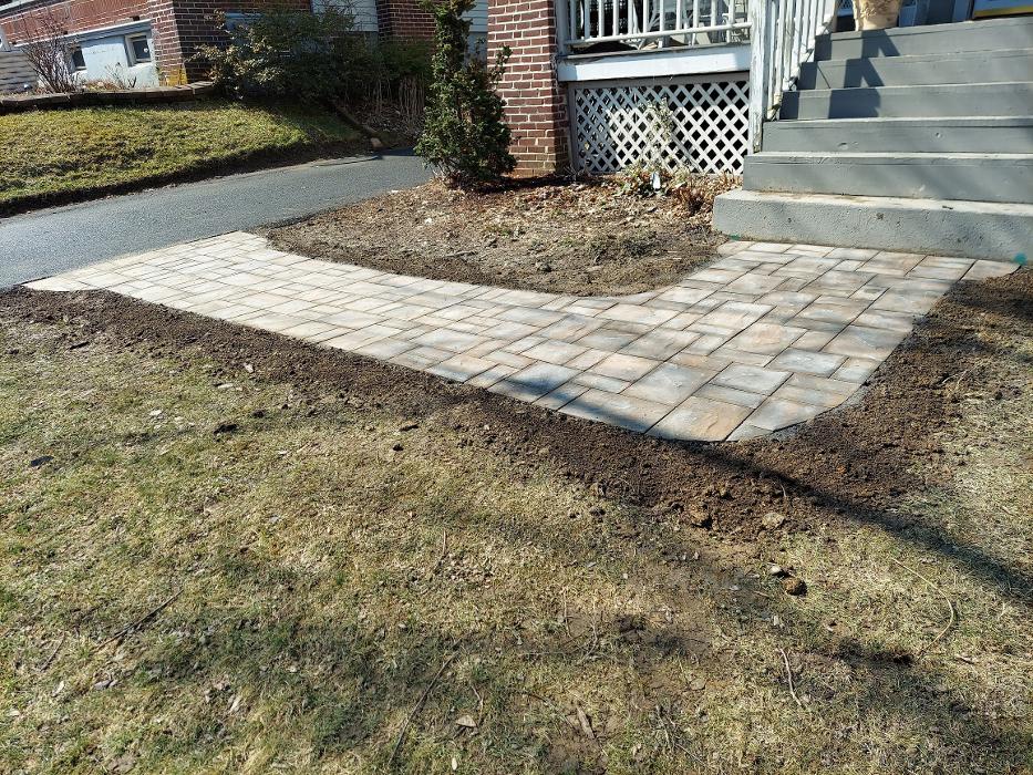 Craig's Lawncare and Hardscaping Image