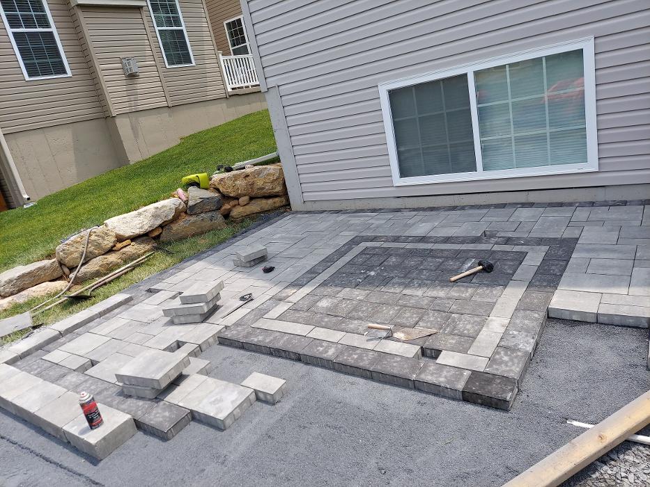 Craig's Lawncare and Hardscaping Image