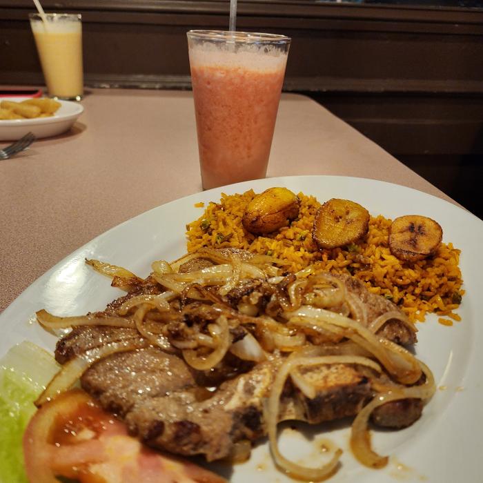 Liliana's Colombian Restaurant & Bakery Image