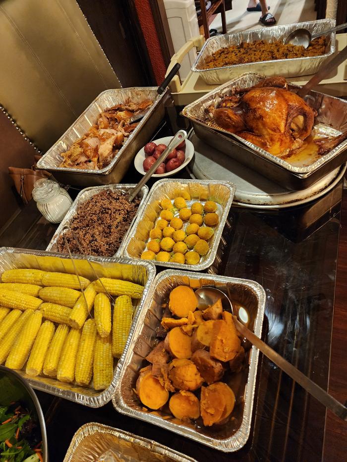 Liliana's Colombian Restaurant & Bakery Image