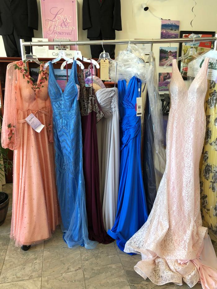 Lan's Lapels Cleaners - Wilmington Image