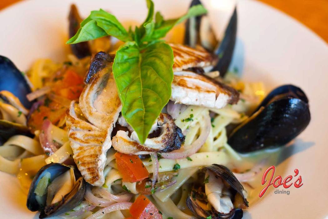 Joe's Diner & Pizza Image