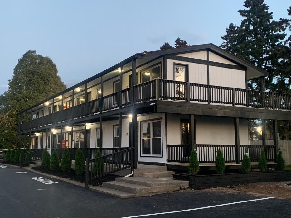 Empire Extended Stay Logo