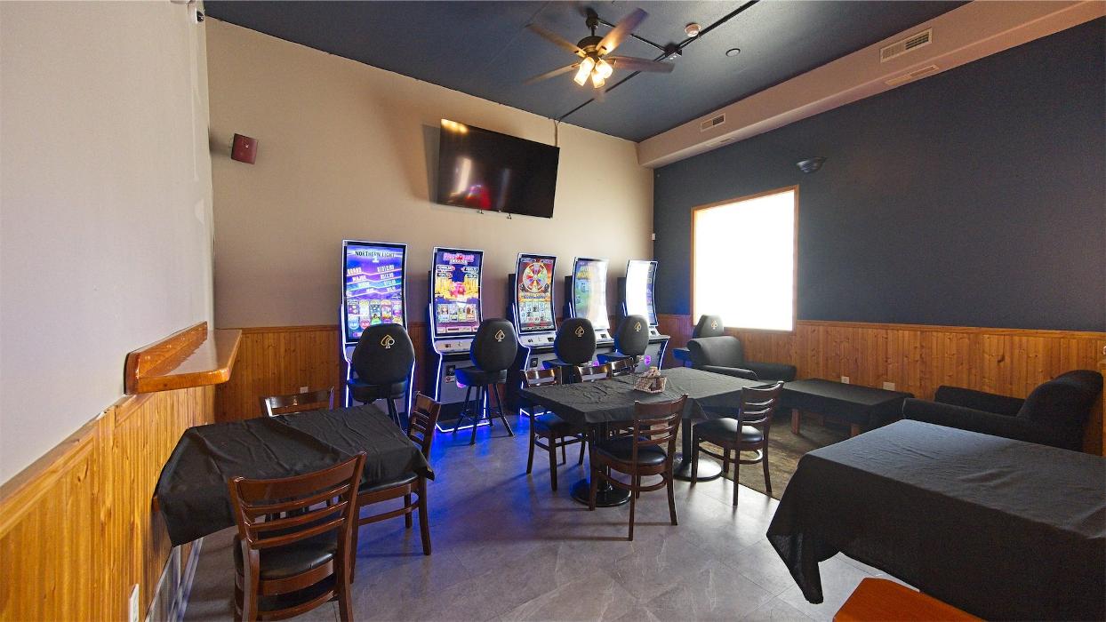 1873 Bar & Grill Image