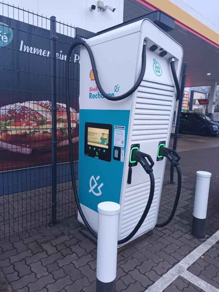 Shell Recharge Charging Station, Oslebshauser Tor in Bremen