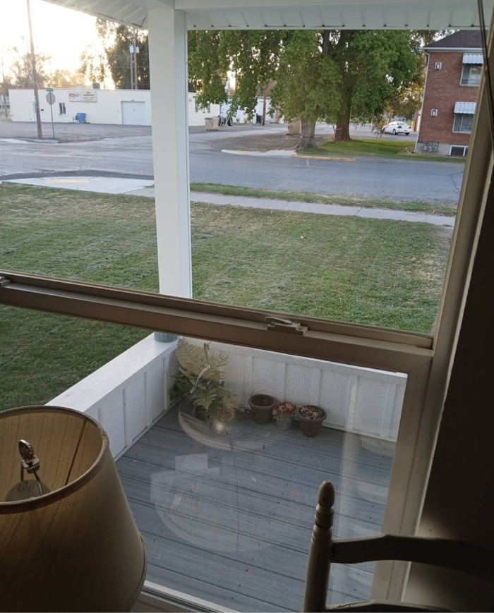 Firehouse Window Washing in Southeast Idaho will always leave your windows sparkling!