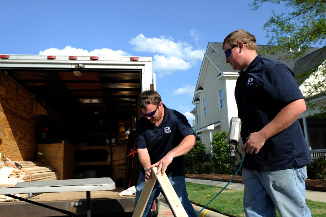 North American Moving Services Image