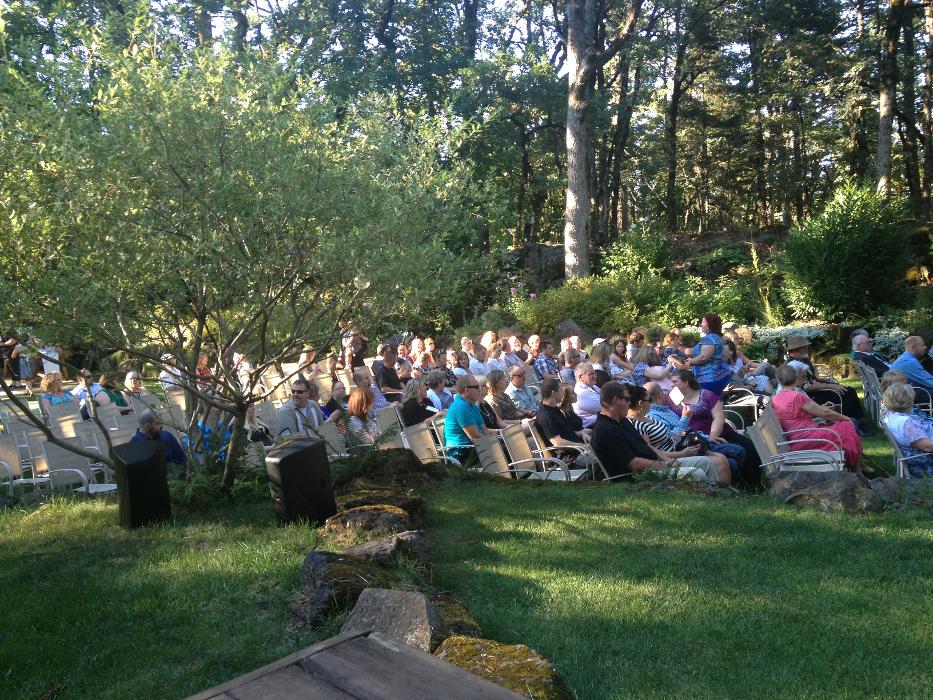 Stonehedge Gardens Logo