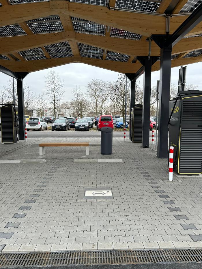EWE Go HOCHTIEF Ladepartner-Ladestation, Friedrichstraße in Kamp-Lintfort
