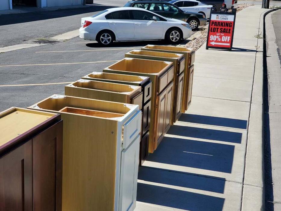 Cabinet Corner Image