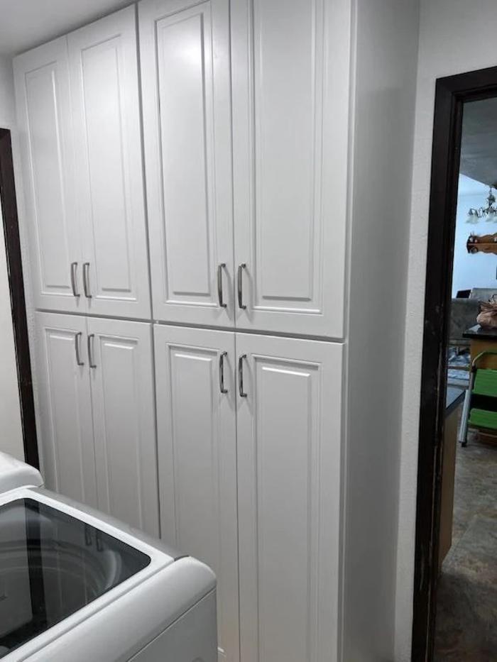 Cabinet Corner Image