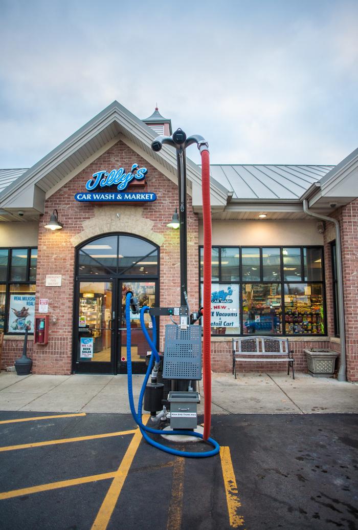 Jilly's Car Wash - Pewaukee Image