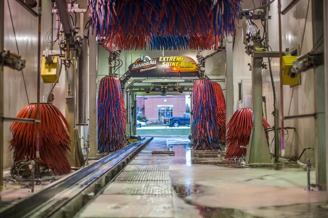 Jilly's Car Wash - Brookfield Image