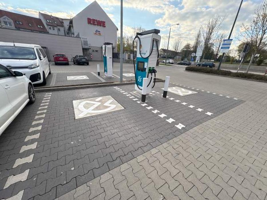 Shell Recharge Charging Station, Ebendorfer Straße in Magdeburg