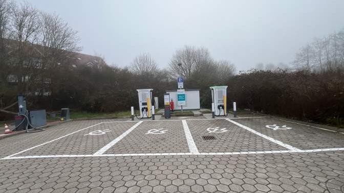 Shell Recharge Charging Station, Dänischburger Landstraße in Sereetz