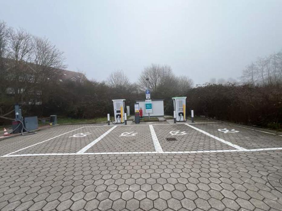 Shell Recharge Charging Station, Dänischburger Landstraße in Sereetz