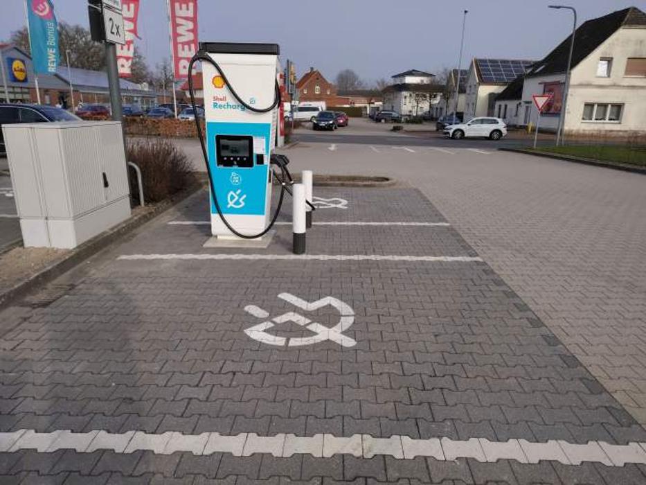 Shell Recharge Charging Station, Lindenallee in Löningen