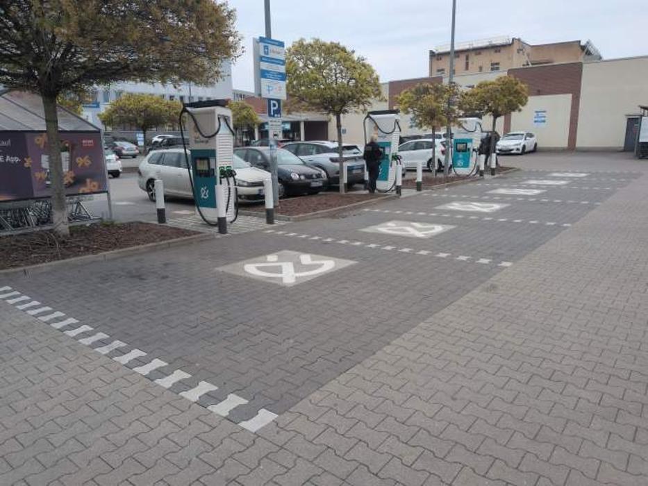 Shell Recharge Charging Station, Grellstraße in Berlin
