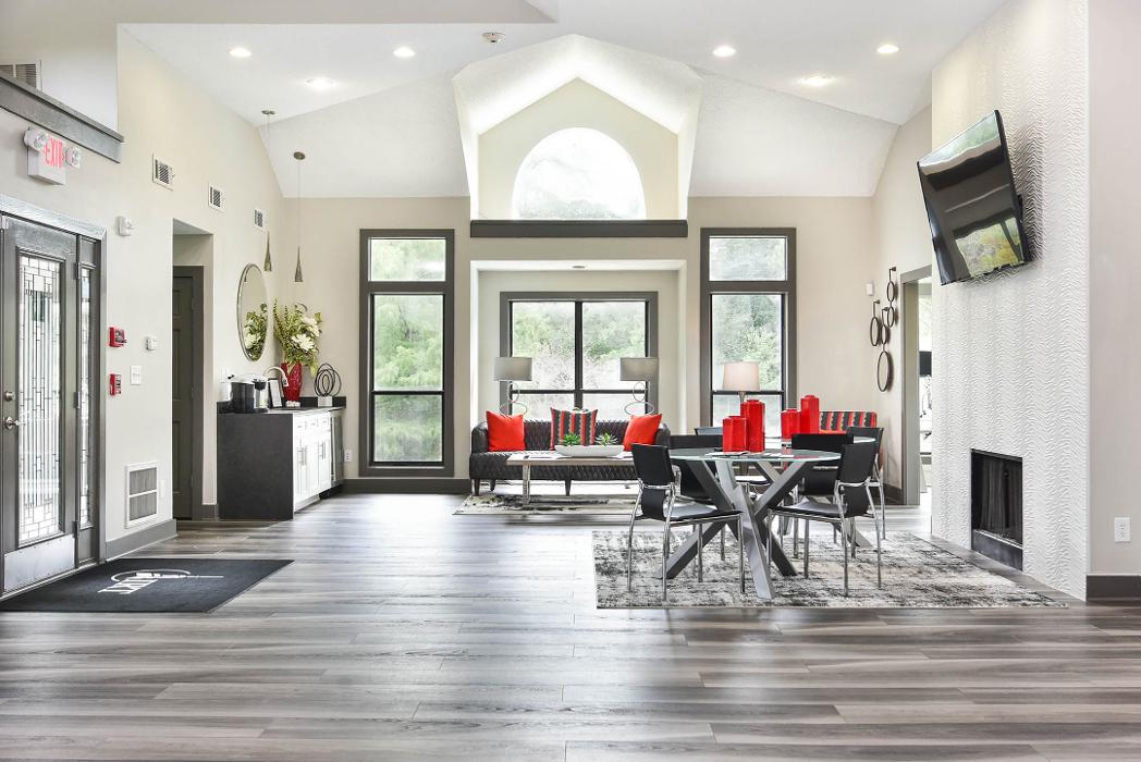 The Pointe at Canyon Ridge Apartments