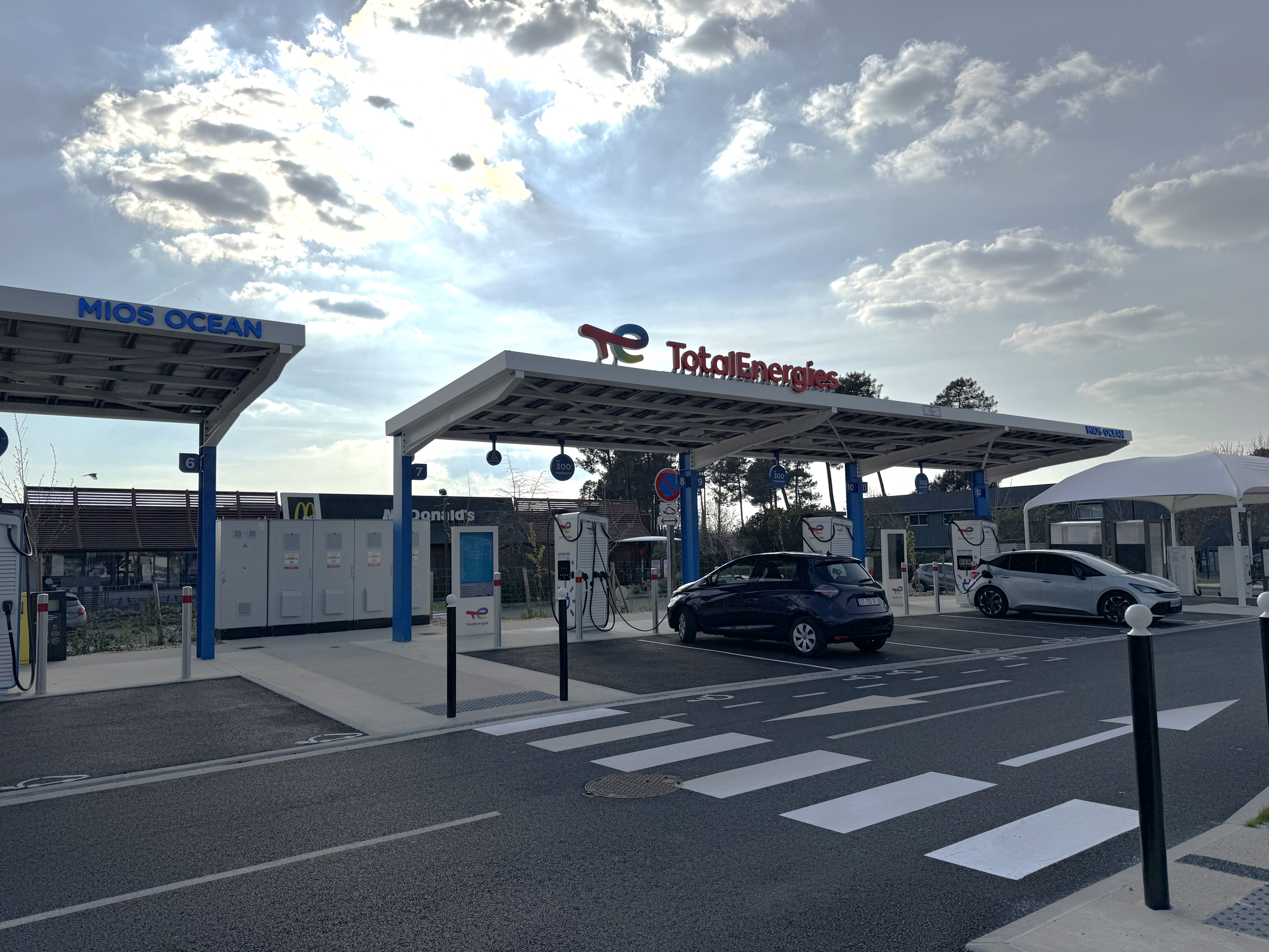 This is a picture representing NF080375 (FUELING) - REL.MIOS OCEAN