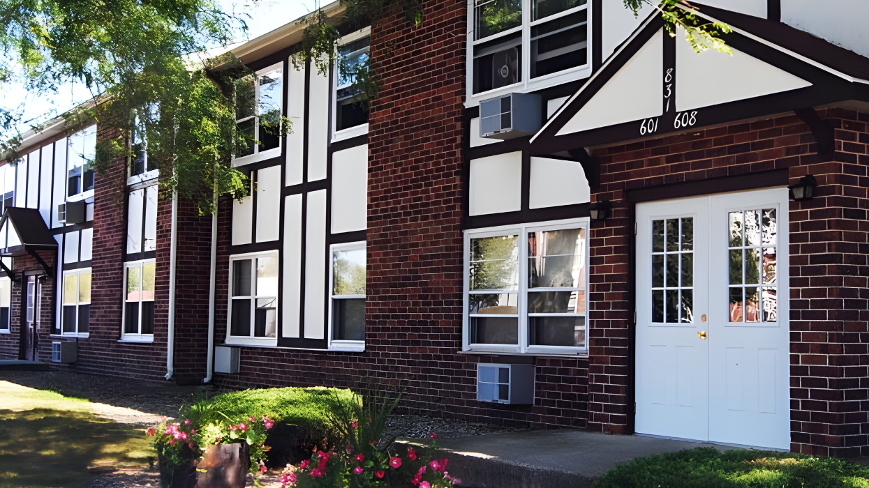 Ashbury Court Apartments Image