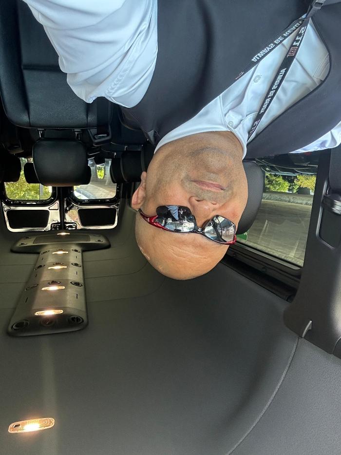 Black Chauffeur Limo Service Image