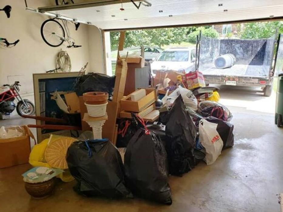 Greg's Hauling Image