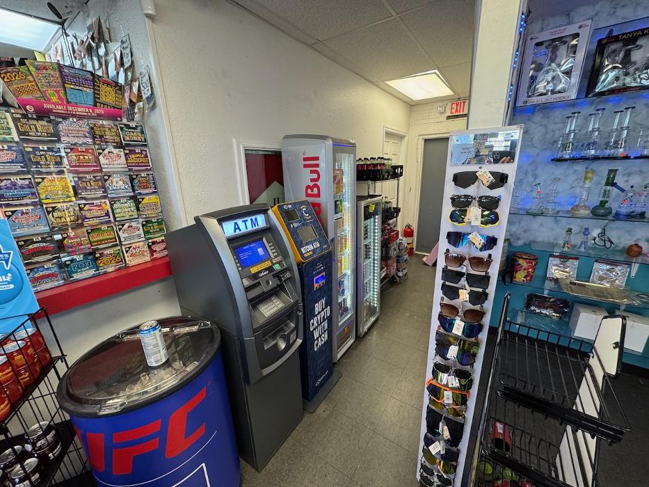 CoinFlip Bitcoin ATM - Nelli's Convenience (Winter Haven)