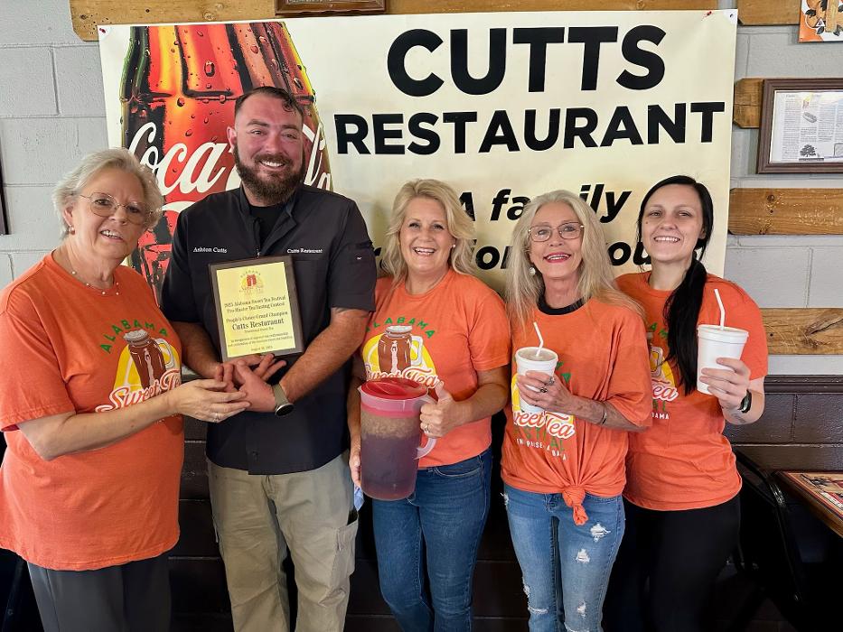 Cutts Restaurant Image