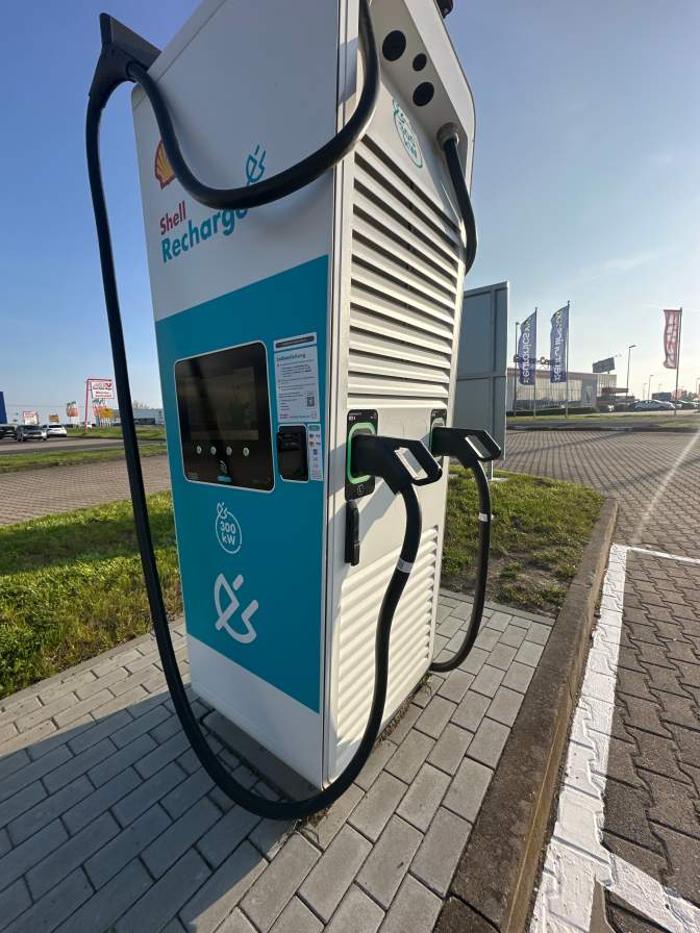 Shell Recharge Charging Station, Leipziger Straße in Delitzsch