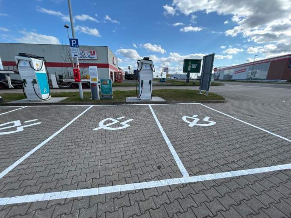 Shell Recharge Charging Station, Leipziger Straße in Delitzsch