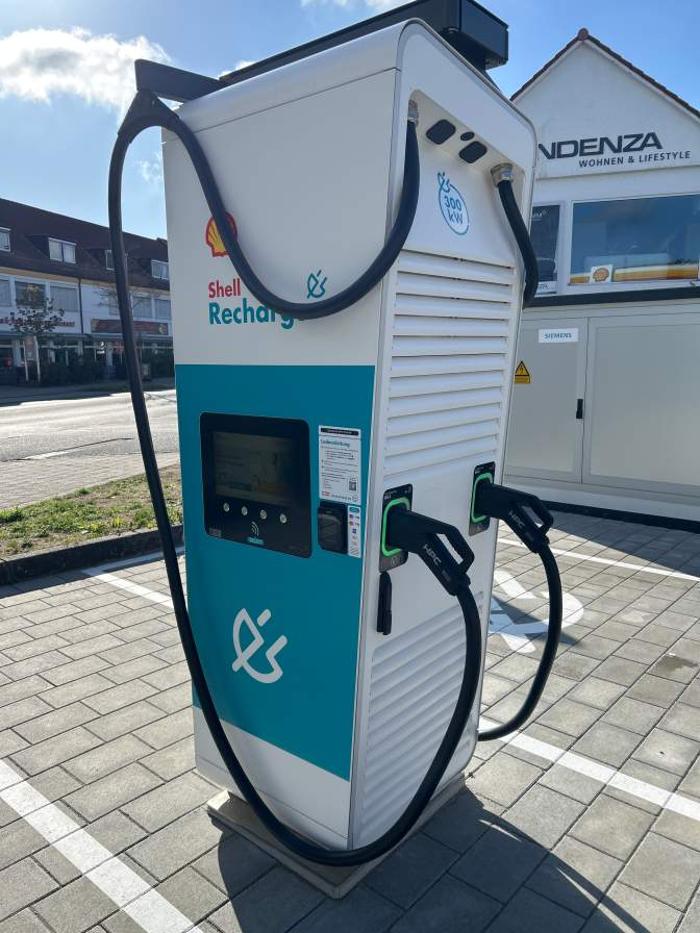Shell Recharge Charging Station, Hans-Vogel-Straße in Fürth