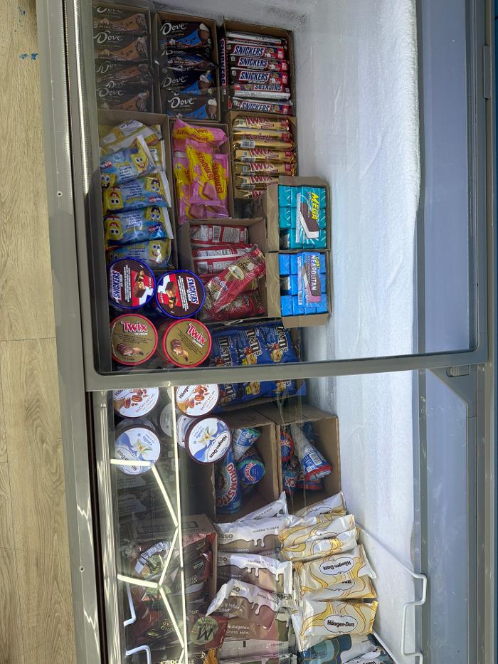 24/7 Mini market and smoke Image