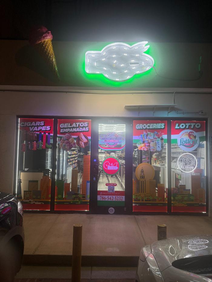 24/7 Mini market and smoke Image