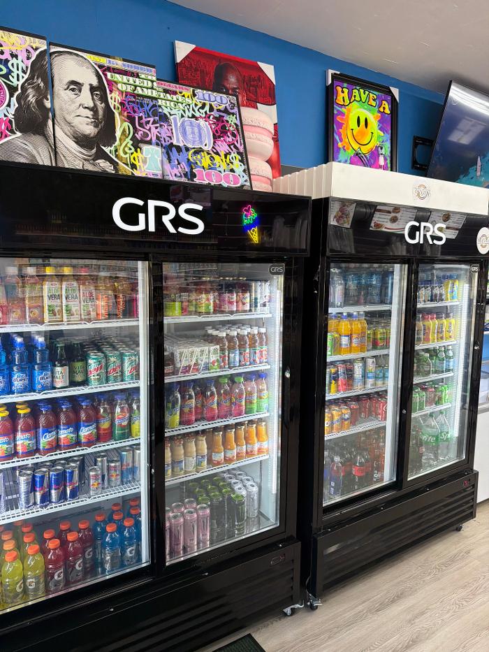 24/7 Mini market and smoke Image