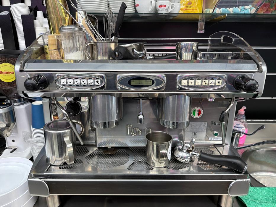 24/7 Mini market and smoke Image