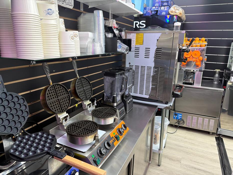 24/7 Mini market and smoke Image