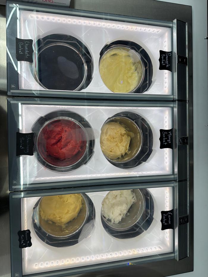 24/7 Mini market and smoke Image