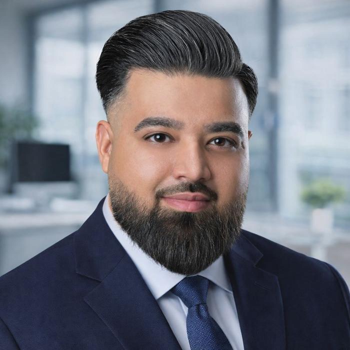 ERGO Versicherung Zishan Ahmad, Am See in Petersberg