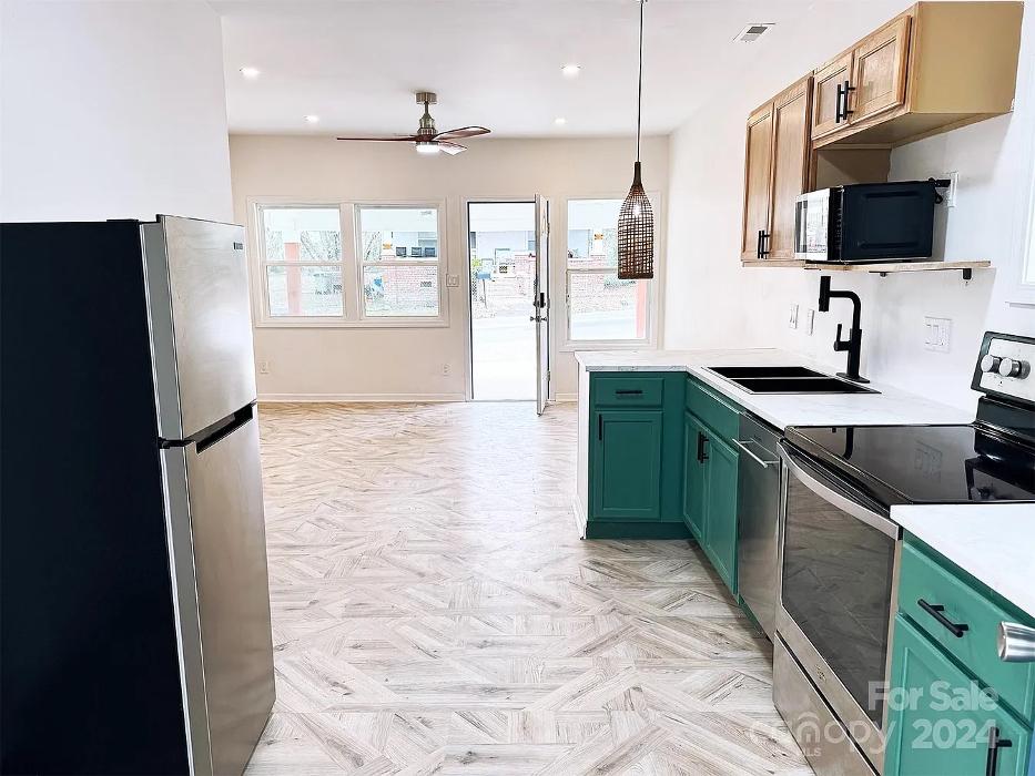 GLORY BUILDERS LLC Image