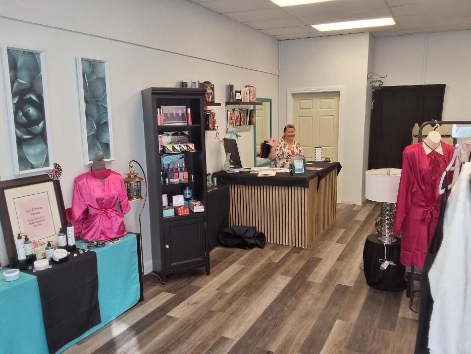 Chic Key Lounge and Boutique