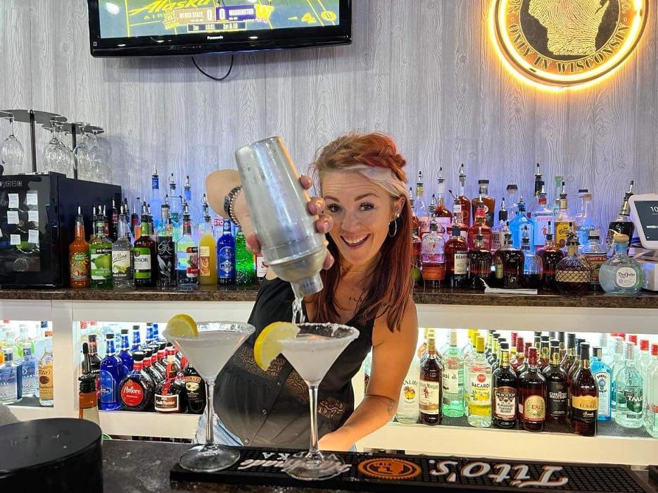 Mixed Up Waterside Bar and Grill Image