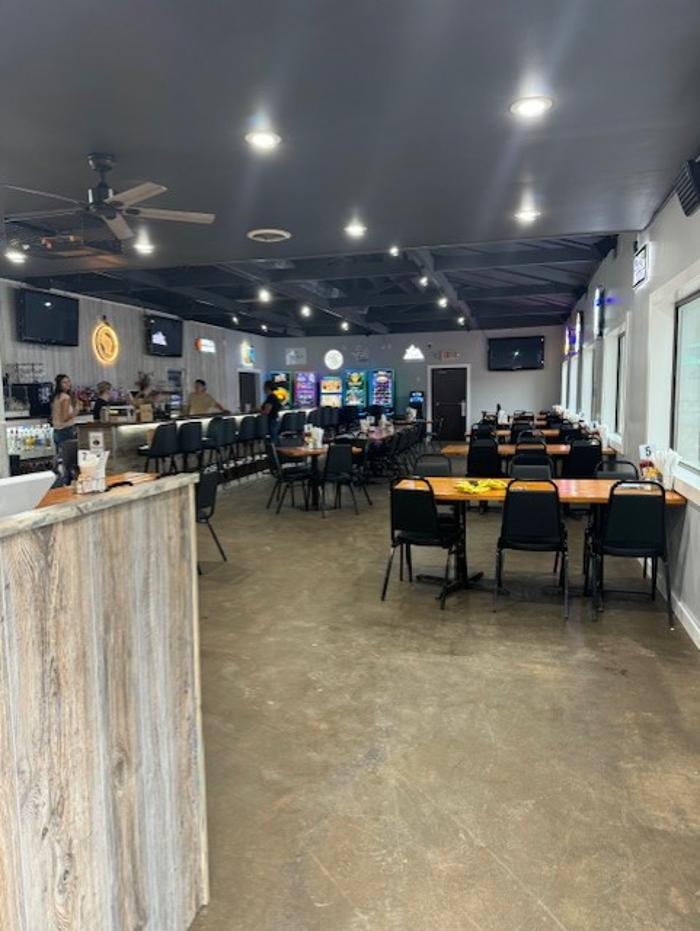 Mixed Up Waterside Bar and Grill Image