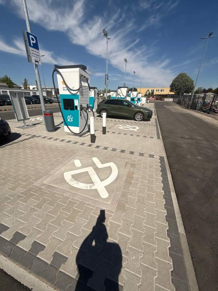 Shell Recharge Charging Station, Altrottstraße in Walldorf