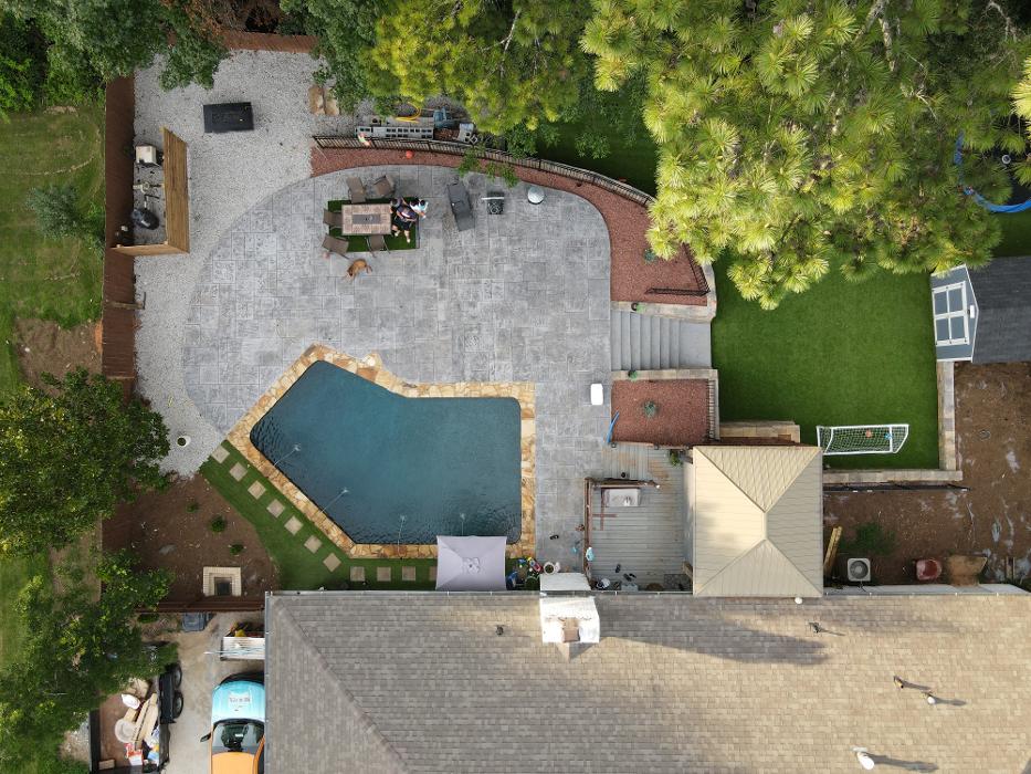Nueva Vista Pools